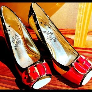 Gorgeous Tri-Colored Naughty Monkey Oxford Pump Heels